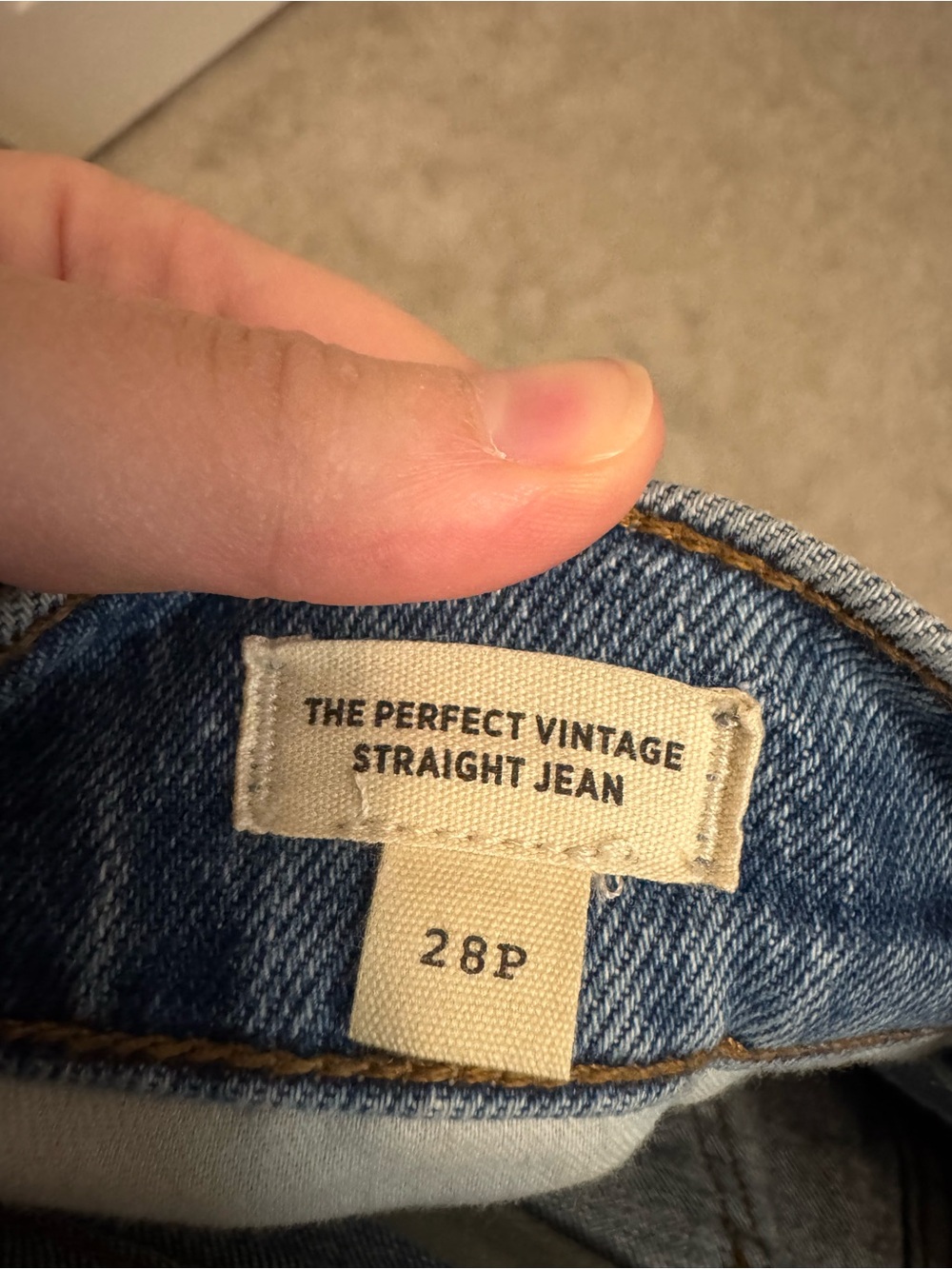 Madewell women’s Distressed Blue Jeans - Classic High-Rise Fit - Picture 5 of 5